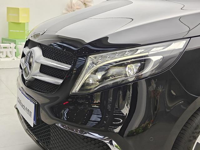 Mercedes Benz V-Class 2021 — фото 16