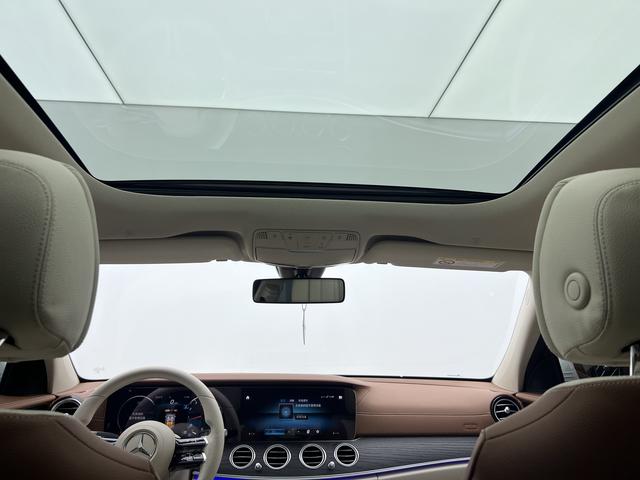 Mercedes Benz E-Class 2019 — фото 17