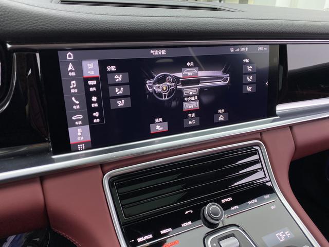 Porsche Panamera 2019 Panamera 4 2.9 T — фото 15