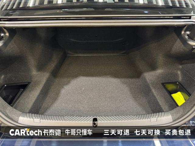 BMW 5 series 2025 Черный из Китая, фото 2