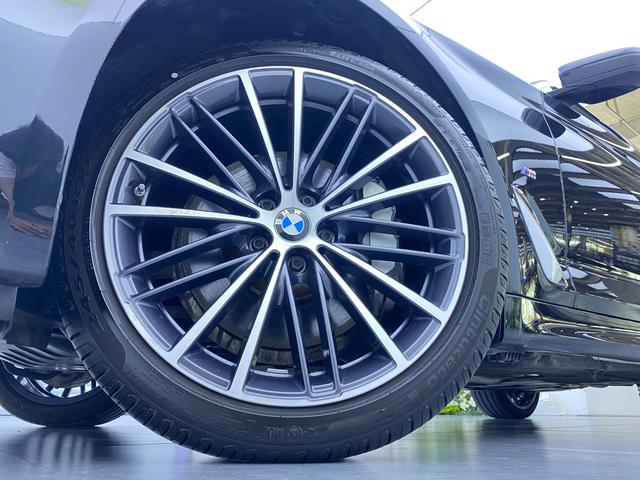 BMW 5 Series 2022 — фото 13