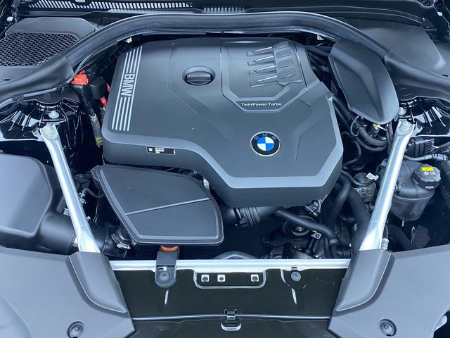 BMW 5 Series 2022 — фото 12