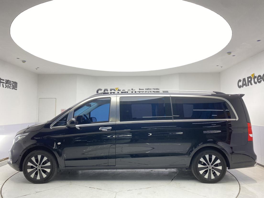 Mercedes-Benz Vito 2023 2.0T Elite 7 мест