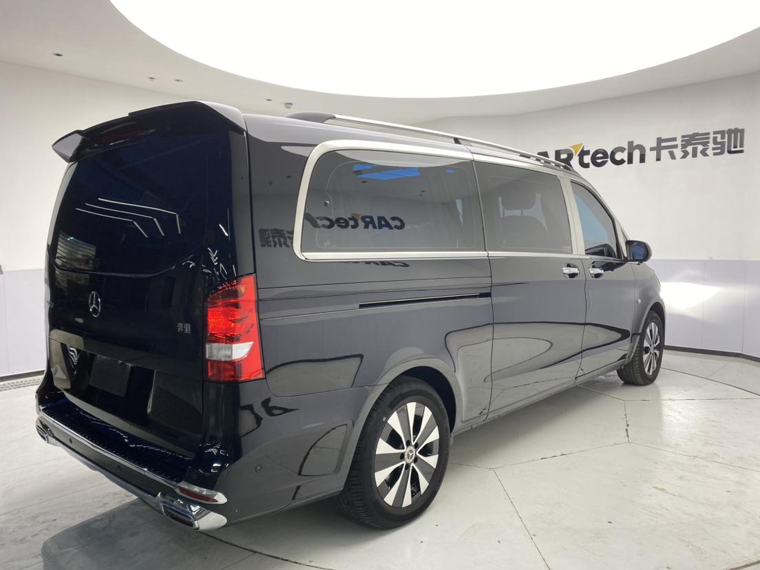 Mercedes-Benz Vito 2023 2.0T Elite 7 мест