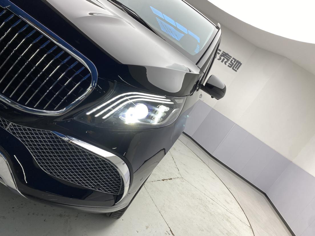 Mercedes-Benz Vito 2023 2.0T Elite 7 мест