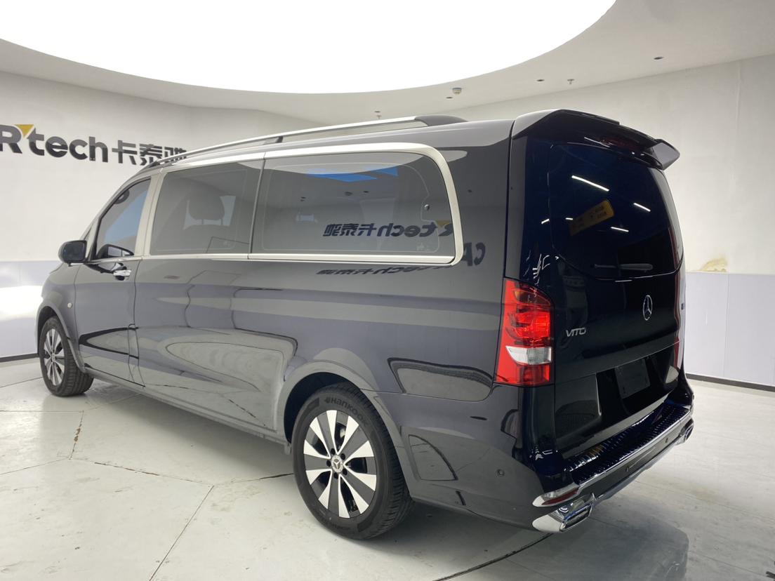 Mercedes-Benz Vito 2023 2.0T Elite 7 мест