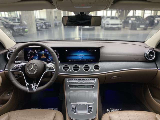 Mercedes Benz E-Class 2022 — фото 19