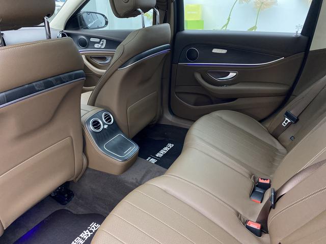 Mercedes Benz E-Class 2022 — фото 32