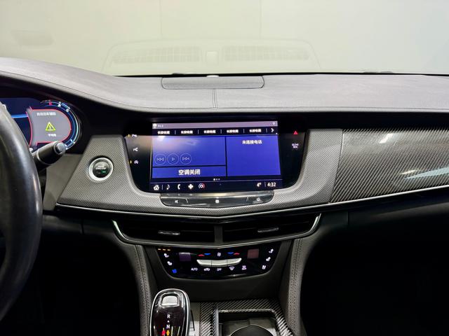 Cadillac CT6 2022 — фото 16