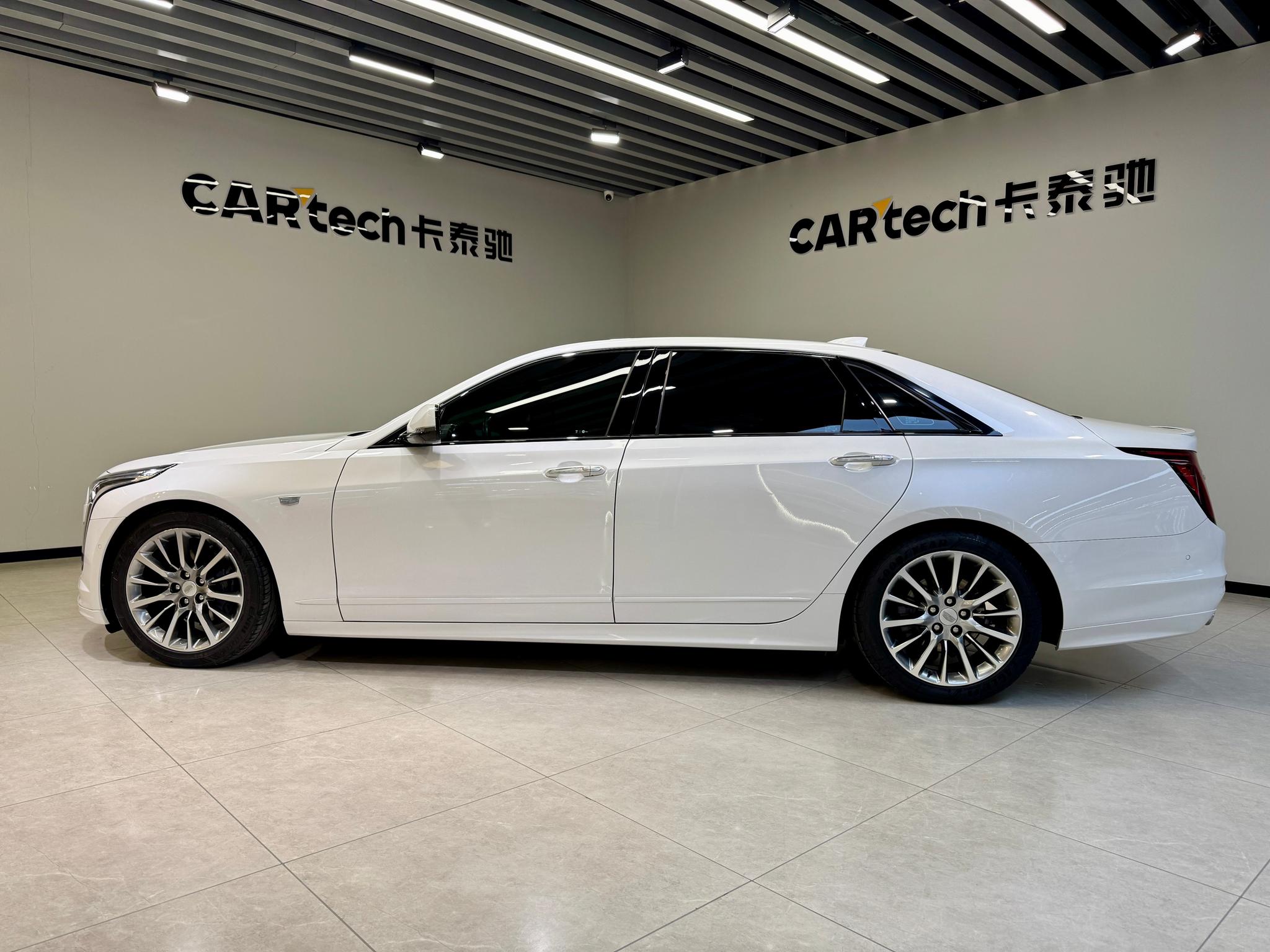 Cadillac CT6 2022 28T