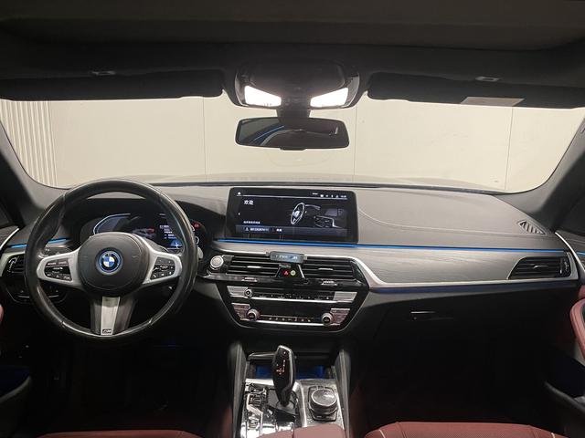 BMW 5 Series — фото 14