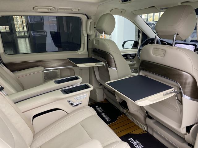 Mercedes Benz V-Class 2021 — фото 27