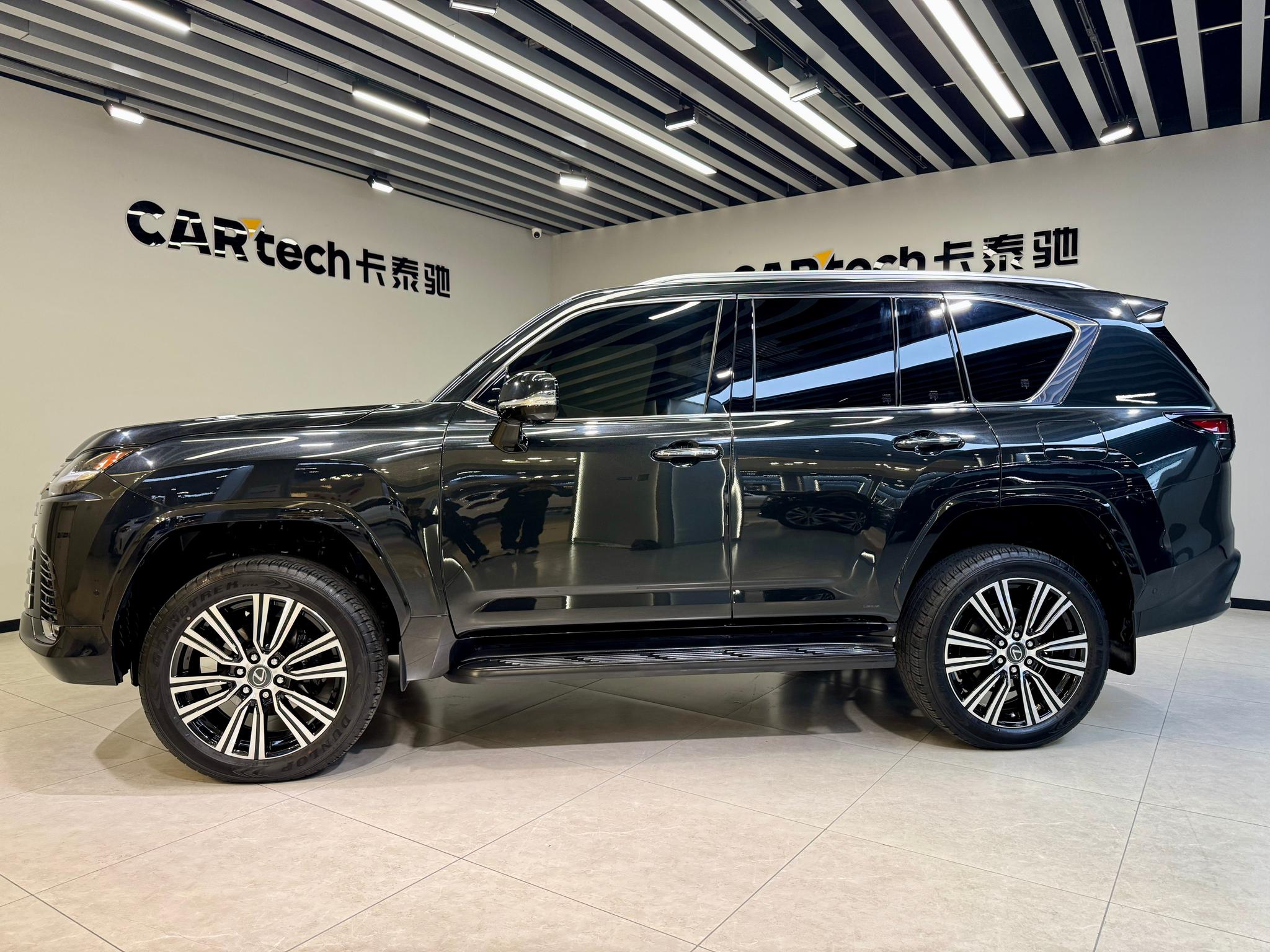 Lexus LX 2025 700h