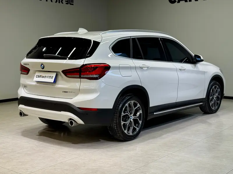 BMW X1 — фото 7