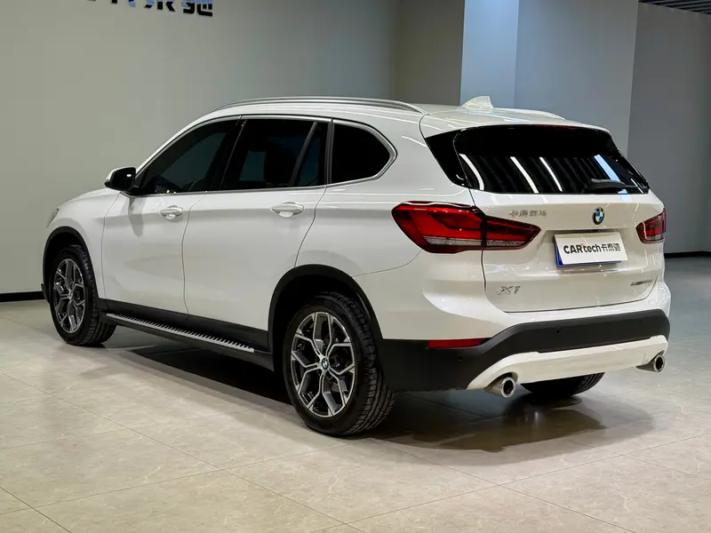 BMW X1 — фото 5