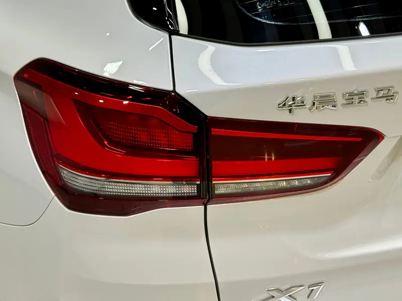BMW X1 — фото 9