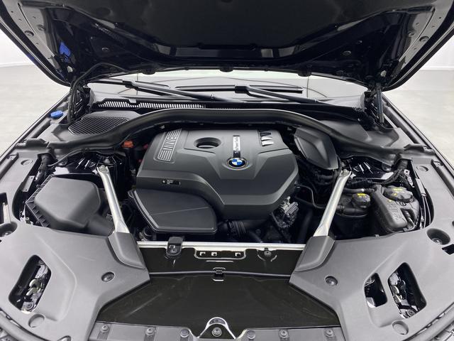BMW 5 Series 2018 — фото 6