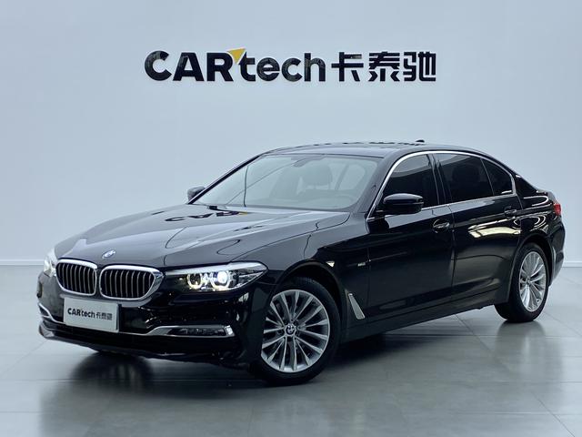 BMW 5 Series 2018 — фото 15