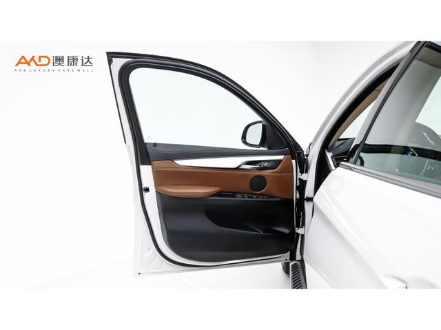 BMW X6 2018 x Drive 35i Leading — фото 9