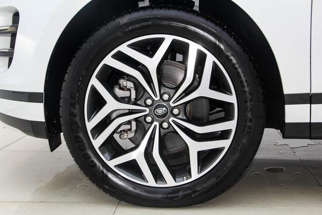 Land Rover Range Rover Evoque 2024 L 2.0 T SE — фото 12