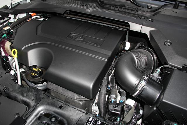 Land Rover Range Rover Evoque 2024 L 2.0 T SE — фото 7