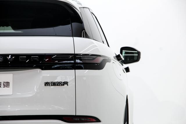 Land Rover Range Rover Evoque 2024 L 2.0 T SE — фото 10
