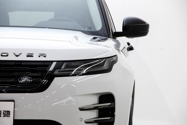 Land Rover Range Rover Evoque 2024 L 2.0 T SE — фото 8