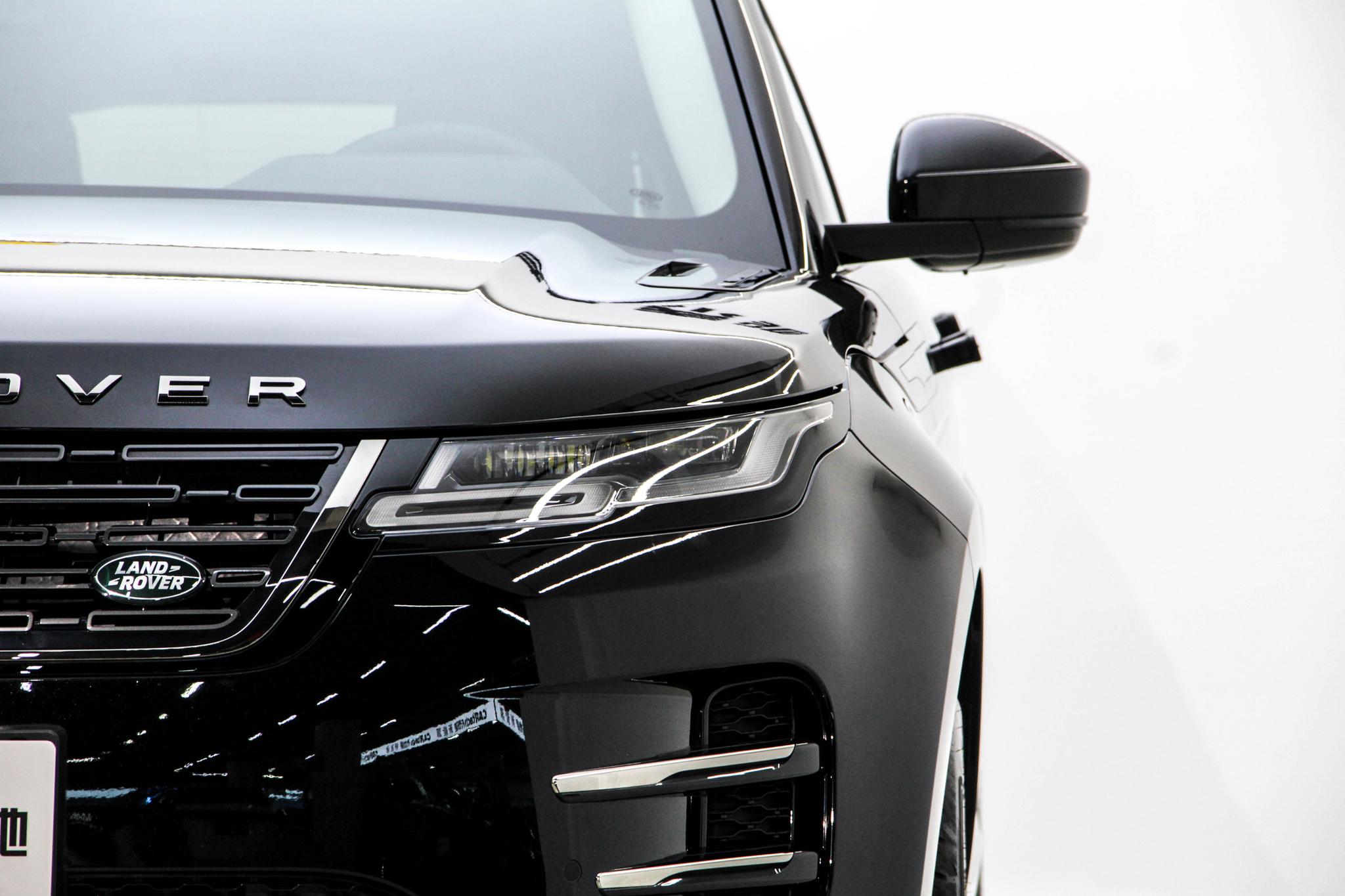 Land Rover Range Rover Evoque 2024 L 2.0T SE