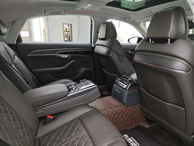 Audi A8 id 3810636 из Китая 13