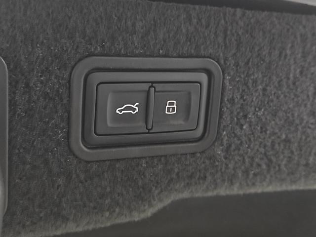 Audi A8 id 3810636 из Китая 19