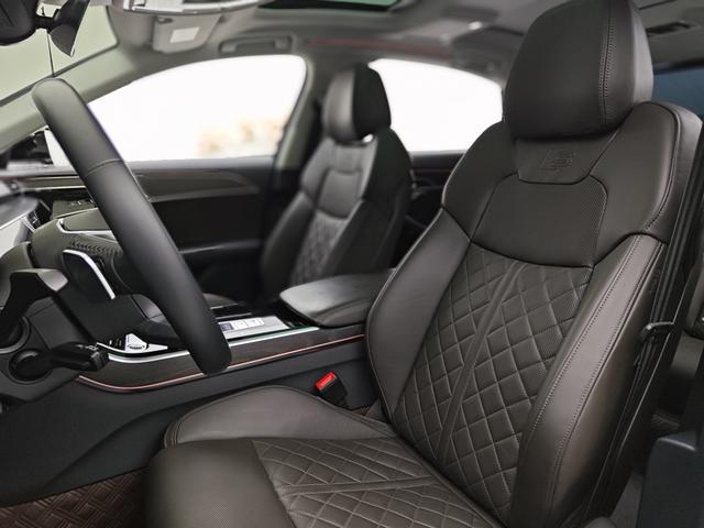 Audi A8 id 3810636 из Китая 30