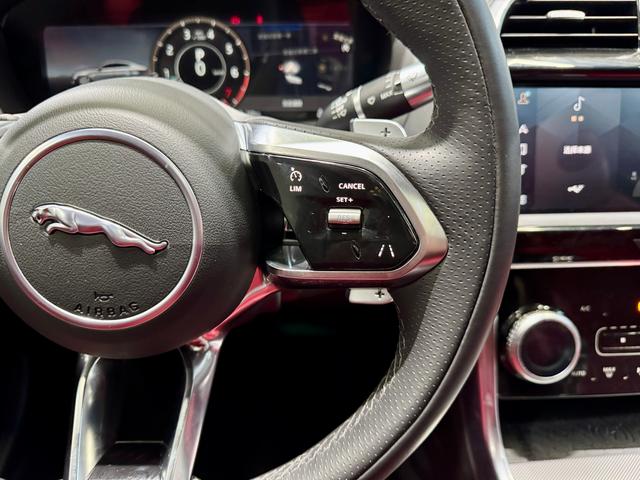 Jaguar XEL 2022 — фото 12
