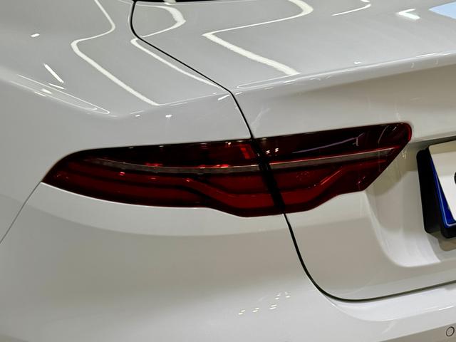 Jaguar XEL 2022 — фото 10