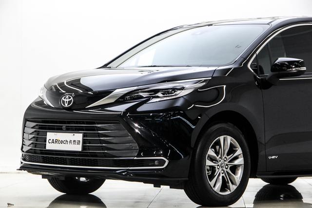 Toyota Sienna 2024 2.5 L 4 WD — фото 11