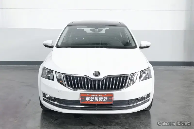 Skoda Octavia — фото 2