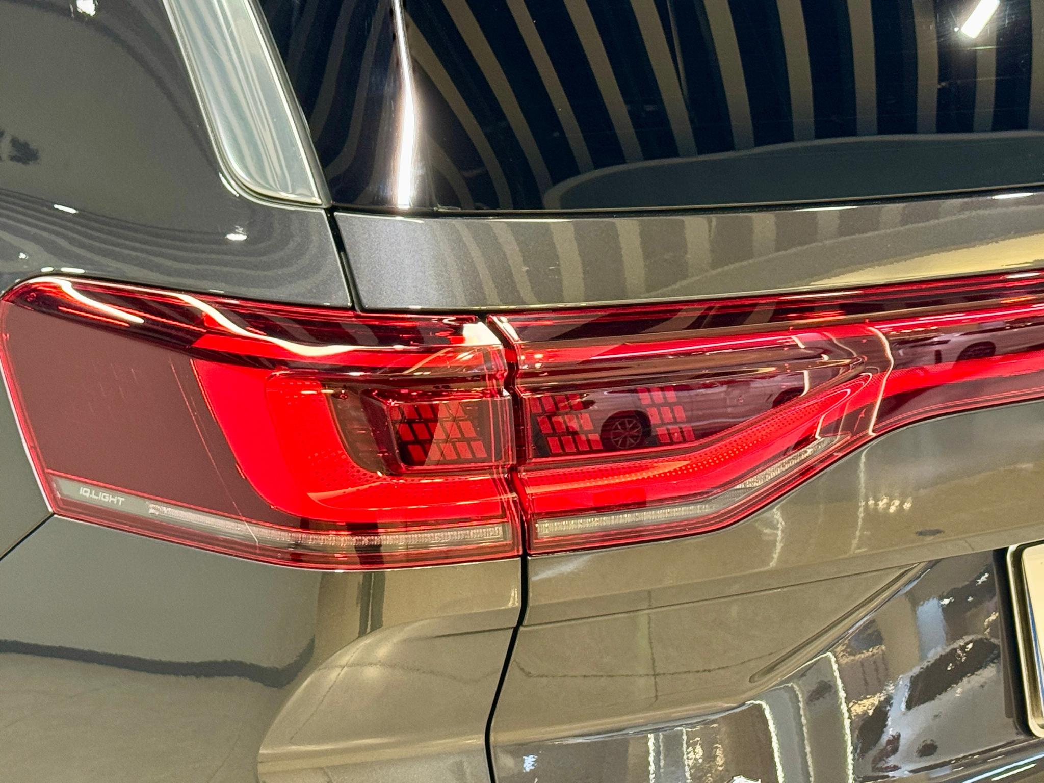 Volkswagen Viloran 2022 380TSI Luxury Pro 6 мест