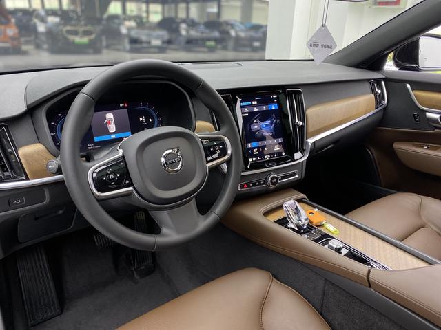 VOLVO S90 2023 — фото 19