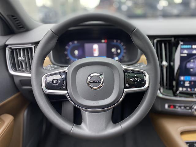 VOLVO S90 2023 — фото 21