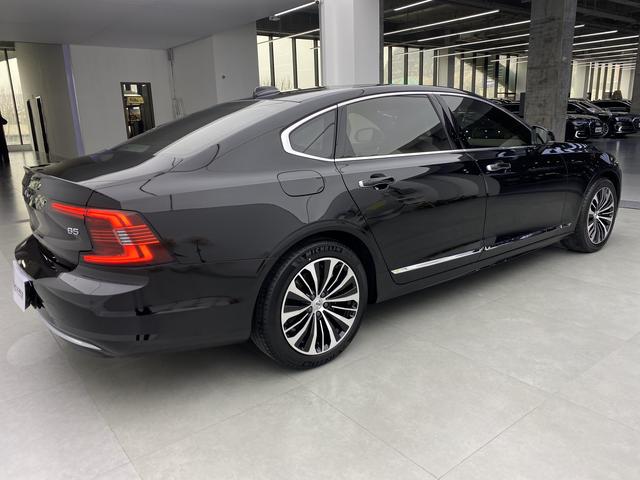 VOLVO S90 2023 — фото 18
