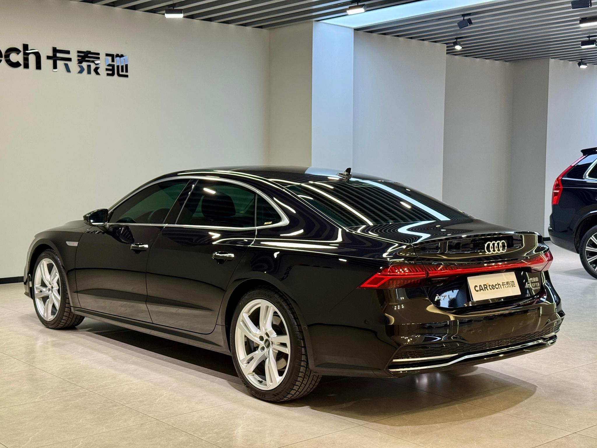 Audi A7L 2024 45 TFSI quattro S-line
