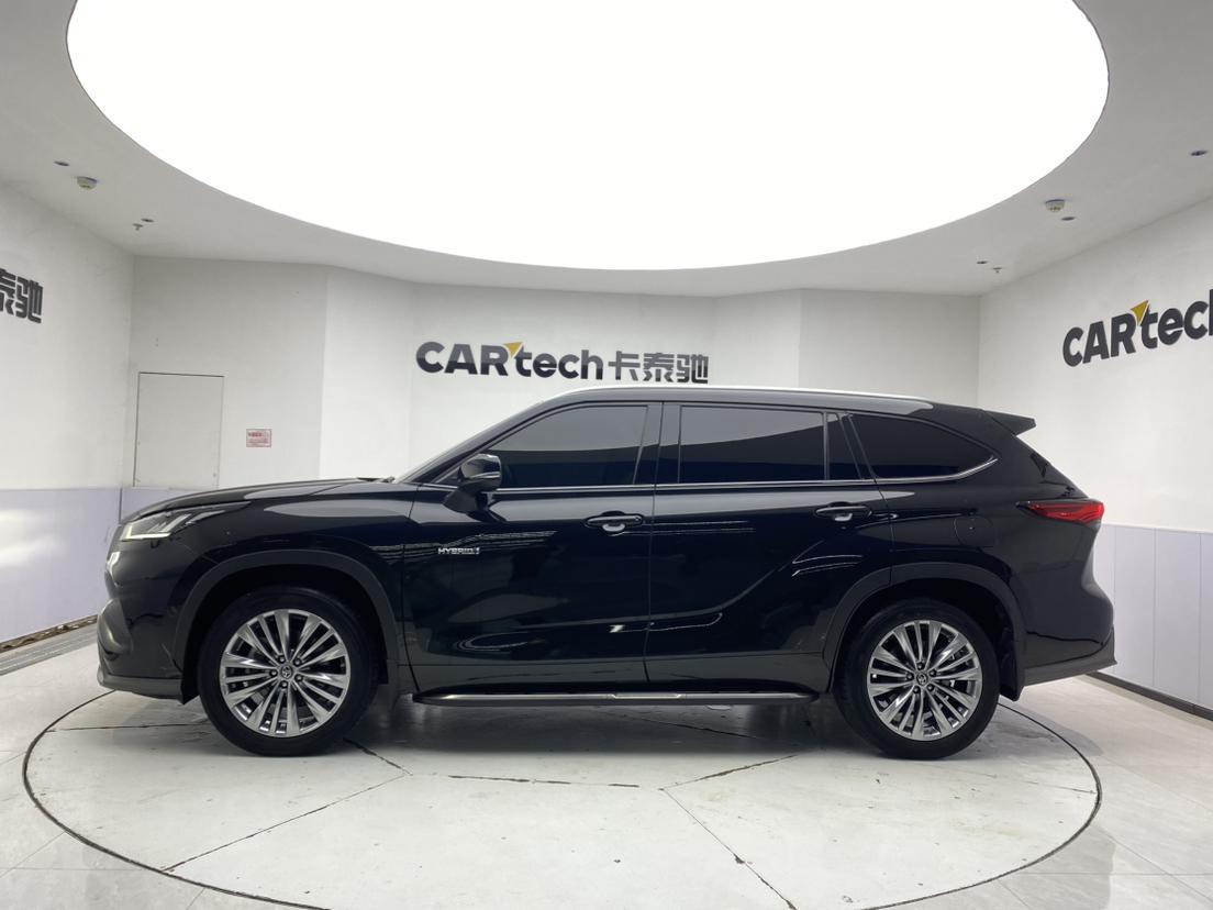 Toyota Highlander 2022 2.5L Luxury 7 мест