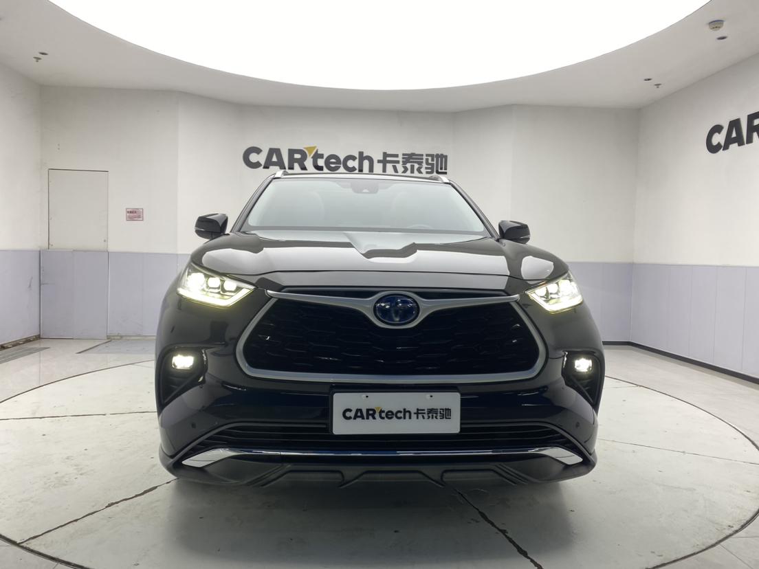 Toyota Highlander 2022 2.5L Luxury 7 мест