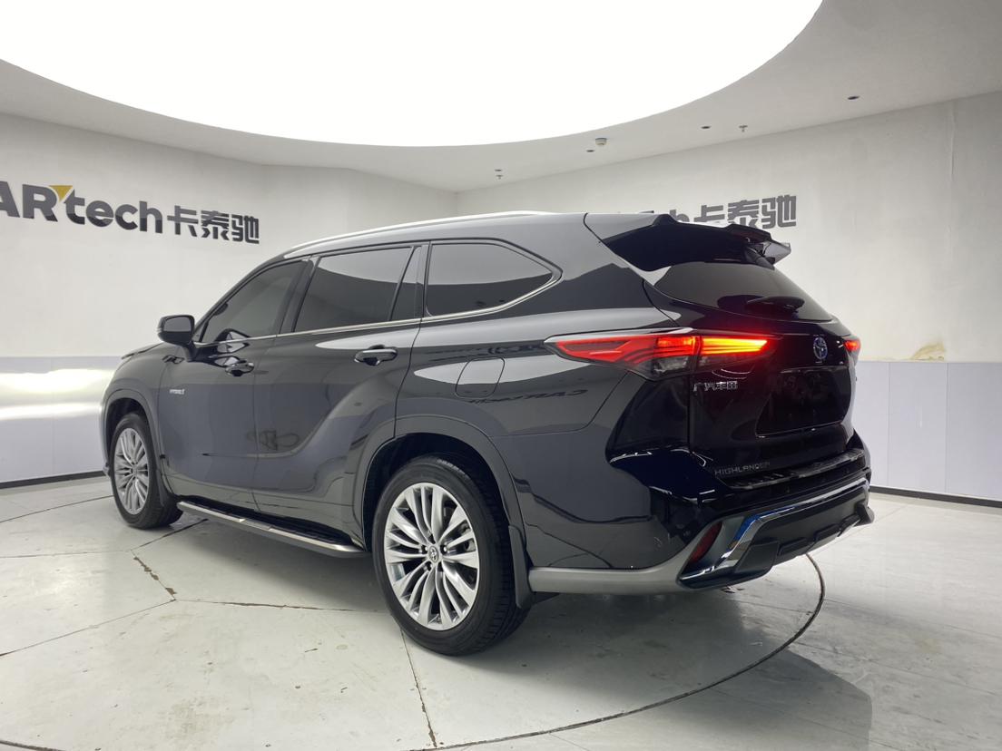 Toyota Highlander 2022 2.5L Luxury 7 мест