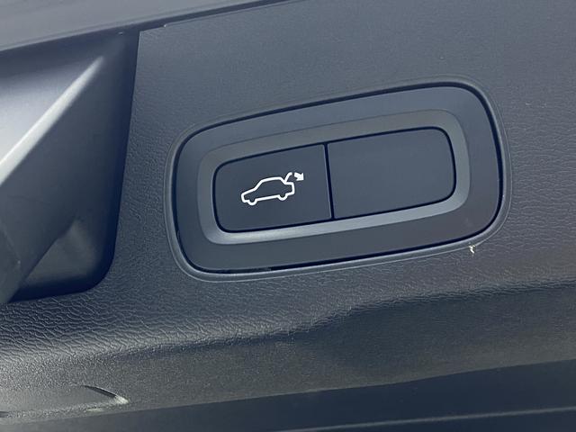 Volvo XC60 2023 Серебристо-серый из Китая, фото 2