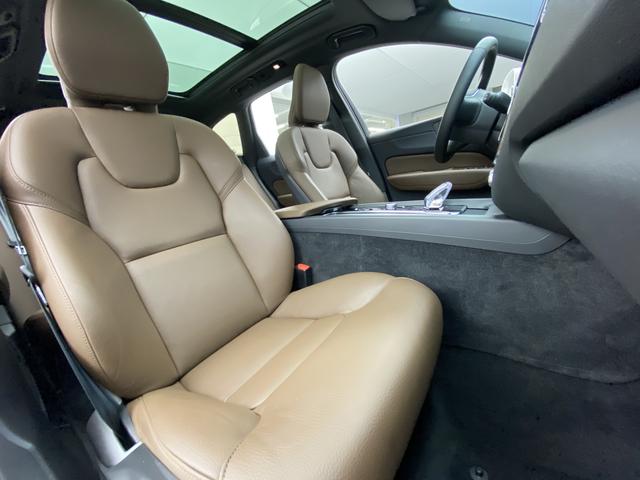 VOLVO XC60 2023 — фото 25