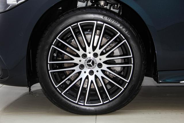 Mercedes-Benz C-Class 2025 C 260 L — фото 12