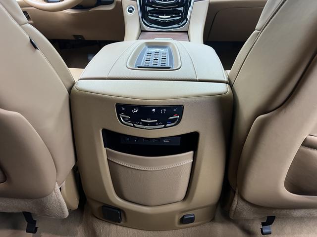 Cadillac Escalade ESCALADE id 3784152 из Китая 31