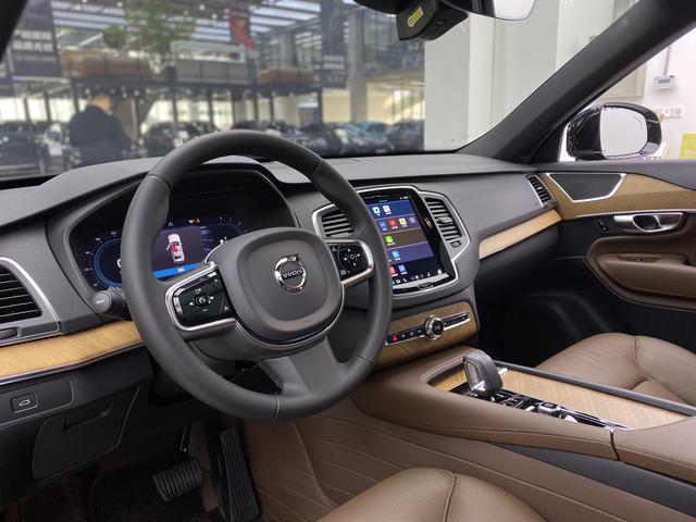 Volvo XC90 2023 Черный из Китая, фото 3