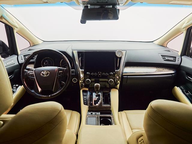 Toyota Vellfire 2021 2.5 L HV — фото 10