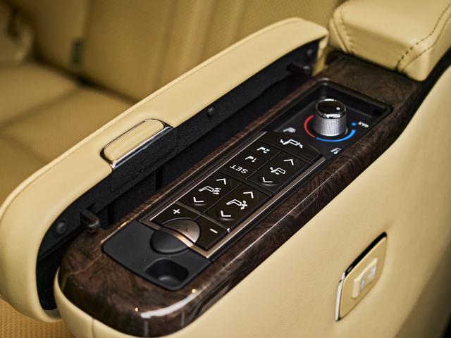 Toyota Vellfire 2021 2.5 L HV — фото 6